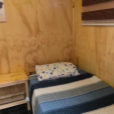 Isla Yu Backpacker Hostel Пуерто Наталес Екстериор снимка