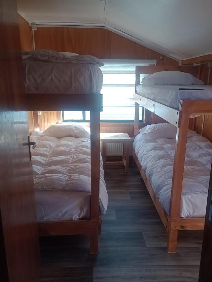 Isla Yu Backpacker Hostel Пуерто Наталес Екстериор снимка