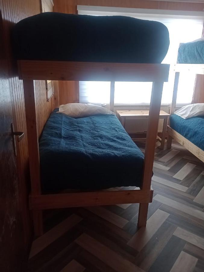Isla Yu Backpacker Hostel Пуерто Наталес Екстериор снимка