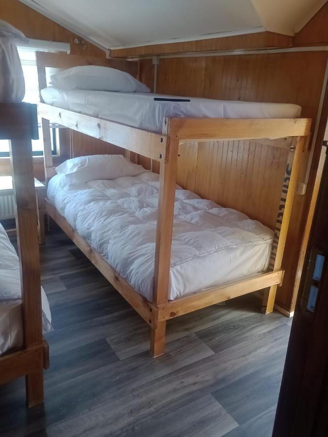 Isla Yu Backpacker Hostel Пуерто Наталес Екстериор снимка