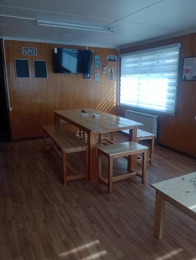 Isla Yu Backpacker Hostel Пуерто Наталес Екстериор снимка