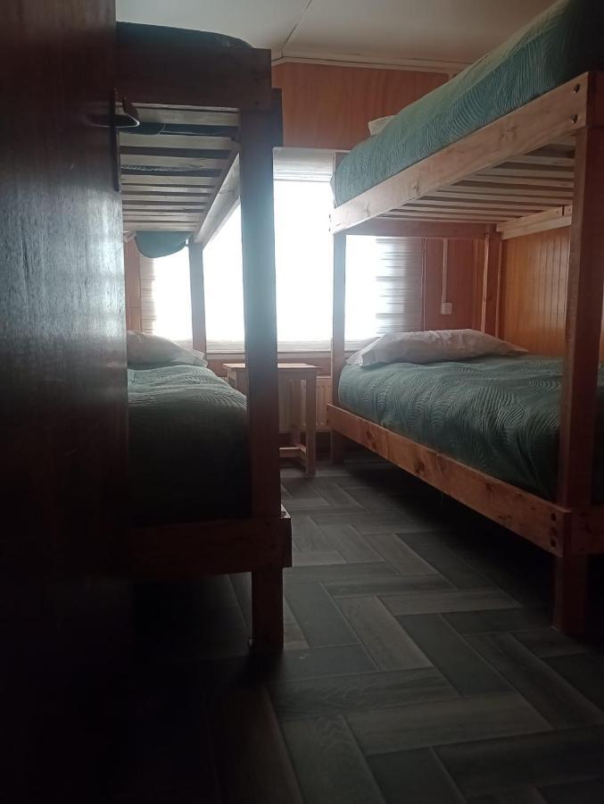 Isla Yu Backpacker Hostel Пуерто Наталес Екстериор снимка