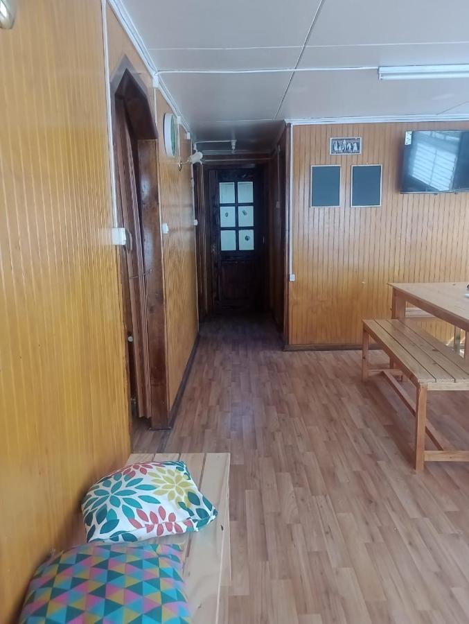 Isla Yu Backpacker Hostel Пуерто Наталес Екстериор снимка
