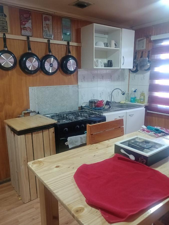 Isla Yu Backpacker Hostel Пуерто Наталес Екстериор снимка