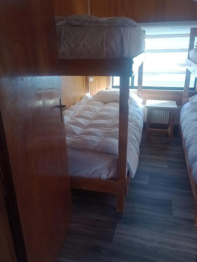 Isla Yu Backpacker Hostel Пуерто Наталес Екстериор снимка